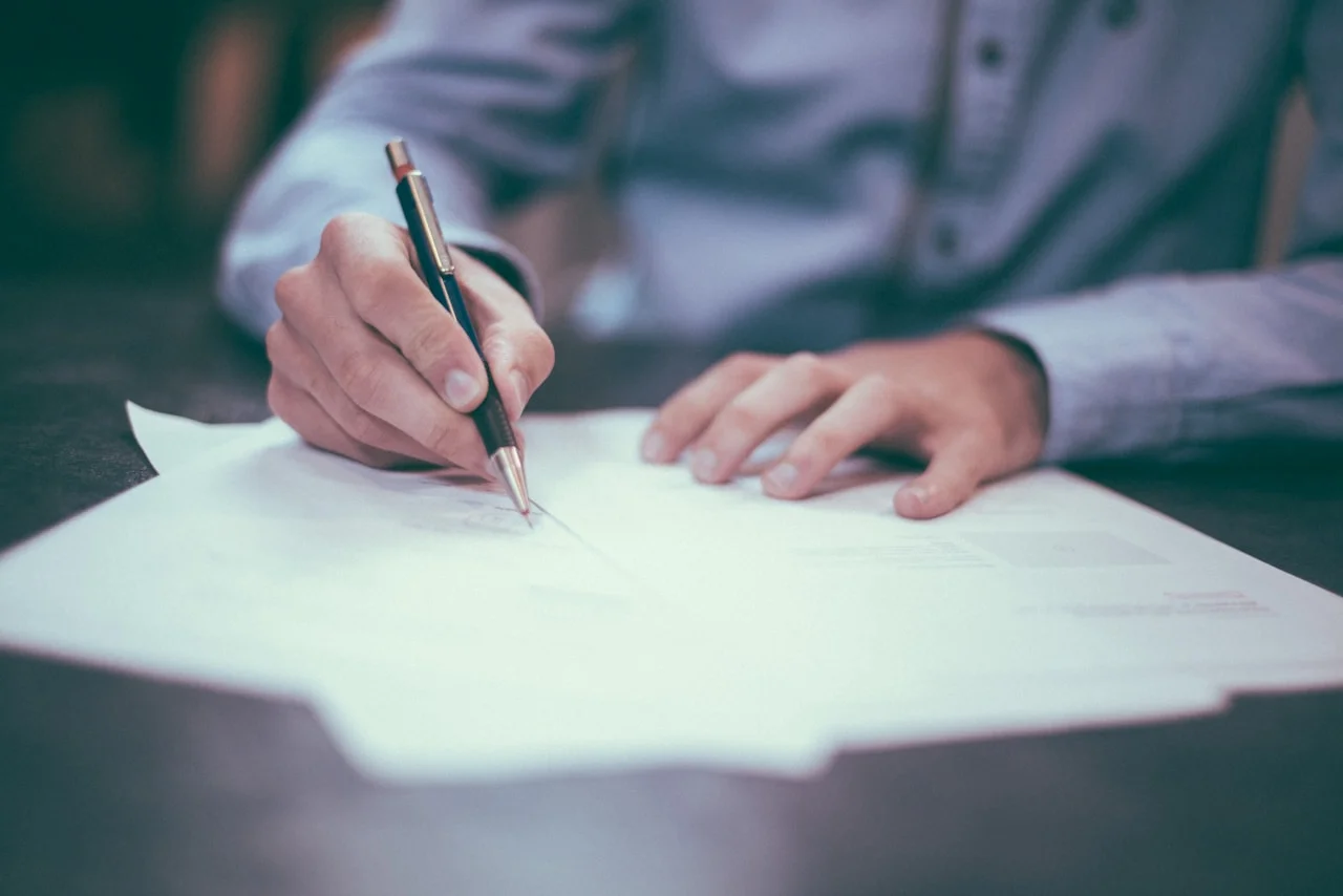 Insurance policy documents — remote policyholder eKYC verification Algeria Law 05-01